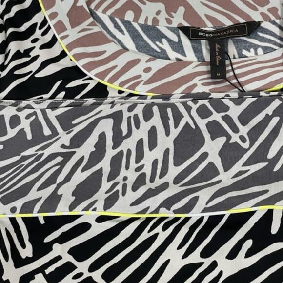 BCBGMaxAzria Black and White Abstract Patterned Shift Dress Size Medium NWT - Picture 7 of 12